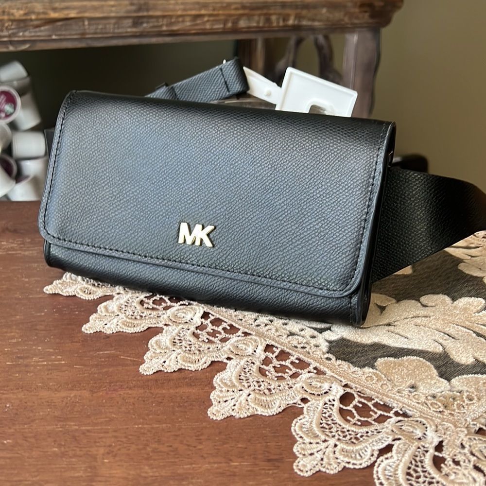 🖤 Michael Kors belt bag 🖤 - Picture 7 of 7